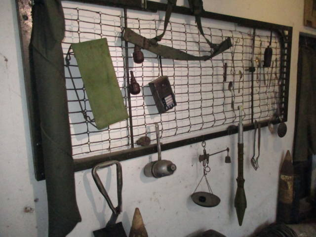 Những tư trang của người lính.