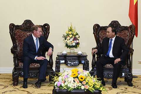 Thủ tướng Nguyễn Xuân Phúc tiếp nhóm các nhà đầu tư Hoa Kỳ Thủ tướng Nguyễn Xuân Phúc tiếp nhóm các nhà đầu tư Hoa Kỳ