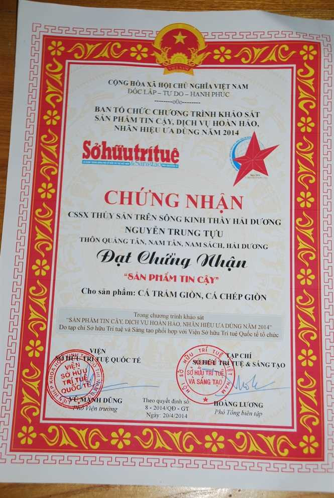 Giấy công nhận cho cơ sở trắm, chép giòn ông Tựu