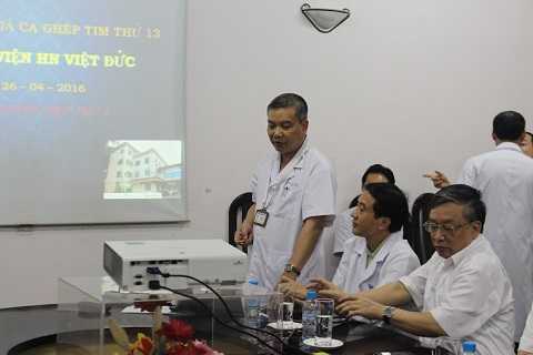 PGS Nguyễn Hữu Ước trình bày về ca ghép tim xuyên Việt.