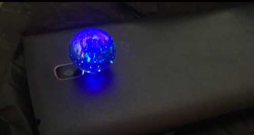 Viên ngọc trong bụng ếch gây xôn xao