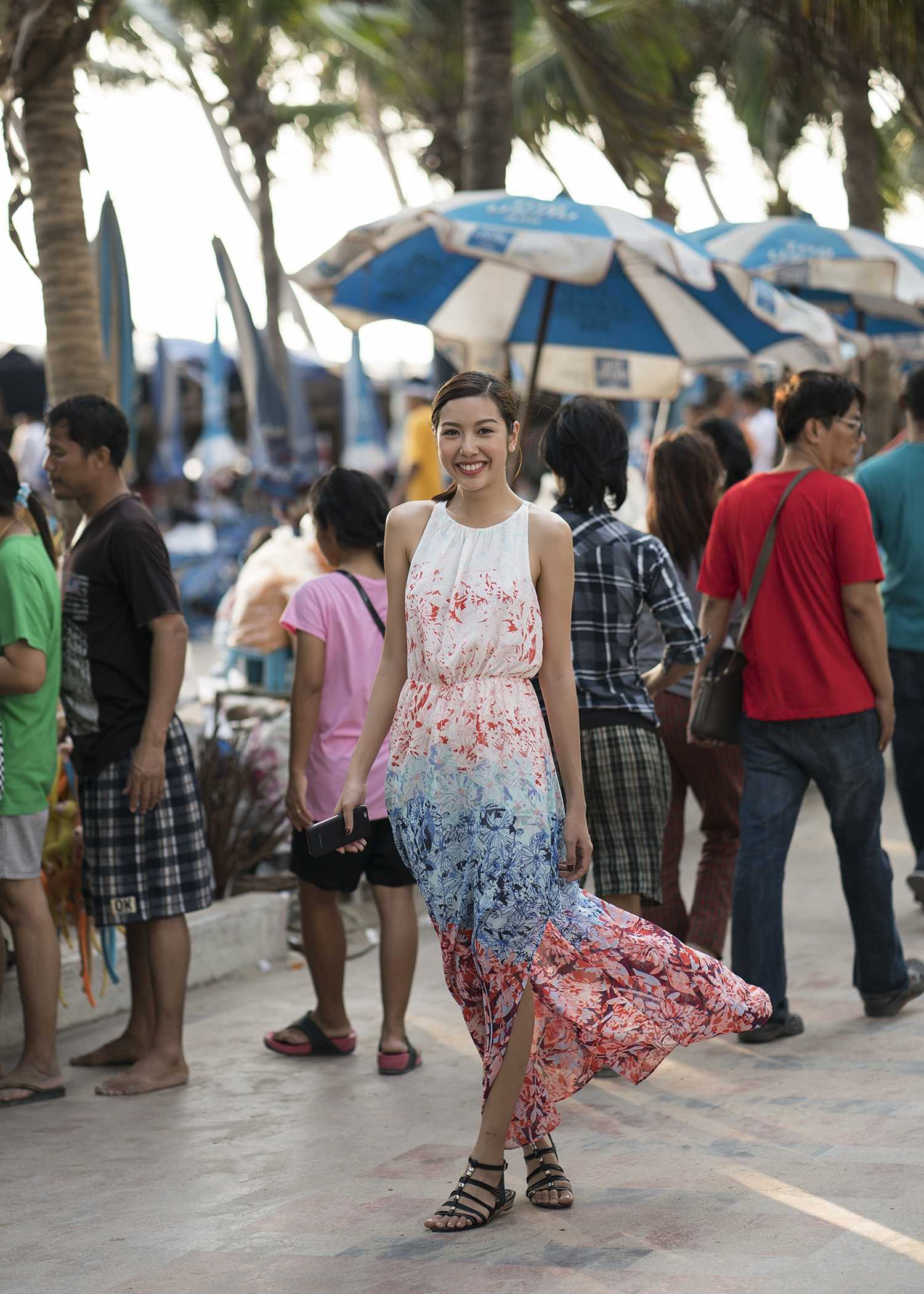 Thúy Vân khoe ảnh du lịch cùng Hoa hậu Singapore và Thái Lan