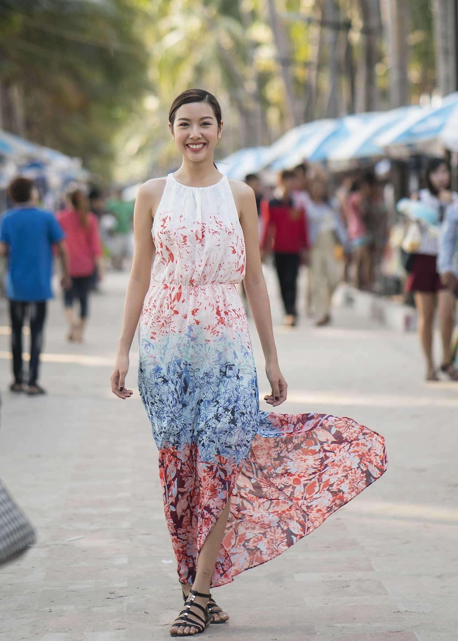 Thúy Vân khoe ảnh du lịch cùng Hoa hậu Singapore và Thái Lan