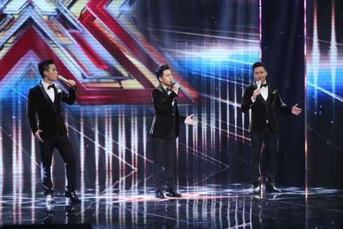 Nhóm nhạc Thăng Long thế hiện ca khúc Rồi mai tôi đưa em, sáng tác Trường Sa