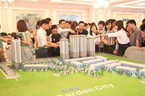 Chưa đến ngày chính thức giới thiệu ra thị trường nhưng thời gian qua tòa tháp đôi HH3 FLC Garden City đã thu hút được sự quan tâm của khách hàng Chưa đến ngày chính thức giới thiệu ra thị trường nhưng thời gian qua tòa tháp đôi HH3 FLC Garden City đã thu hút được sự quan tâm của khách hàng