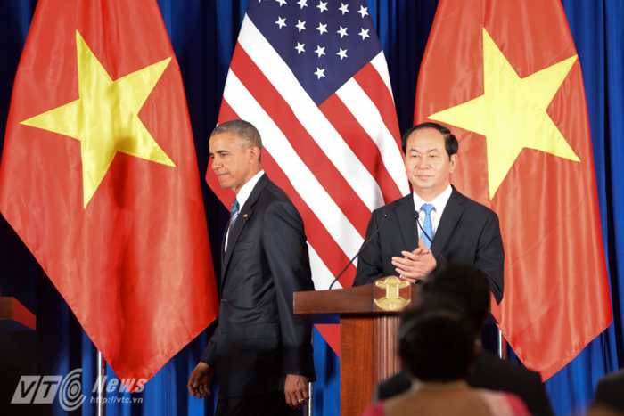 Họp báo chung giữa Chủ tịch nước và Tổng thống Mỹ Obama - Ảnh: Tùng Đinh