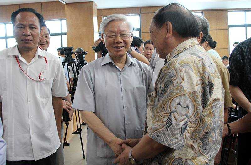 Tổng bí thư trò chuyện với cử tri sáng 6/5