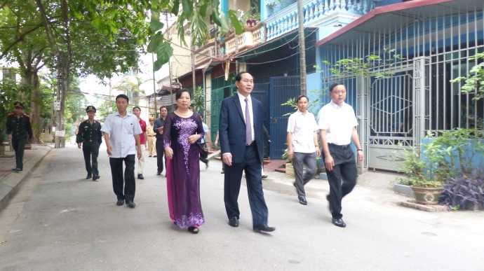 Chủ tịch nước Trần Đại Quang và phu nhân cũng có mặt tại điểm bầu cử số 8 phường 