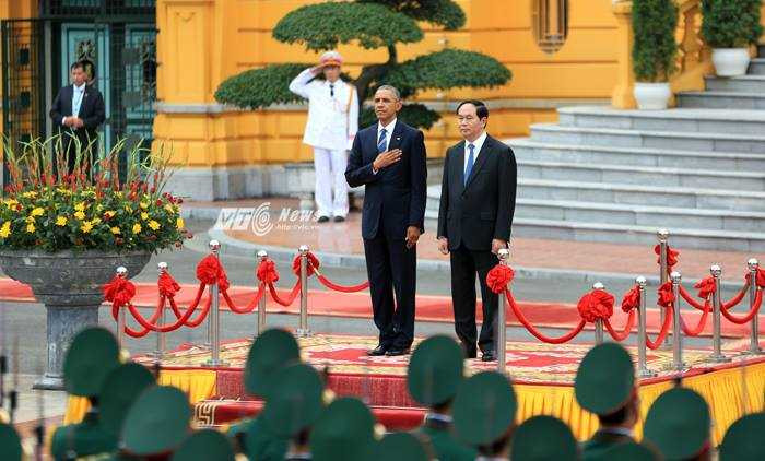 Sáng 23/5, Chủ tịch nước Trần Đại Quang chủ trì lễ đón chính thức Tổng thống Mỹ tại Phủ Chủ tịch (Ảnh: Duy Thành)