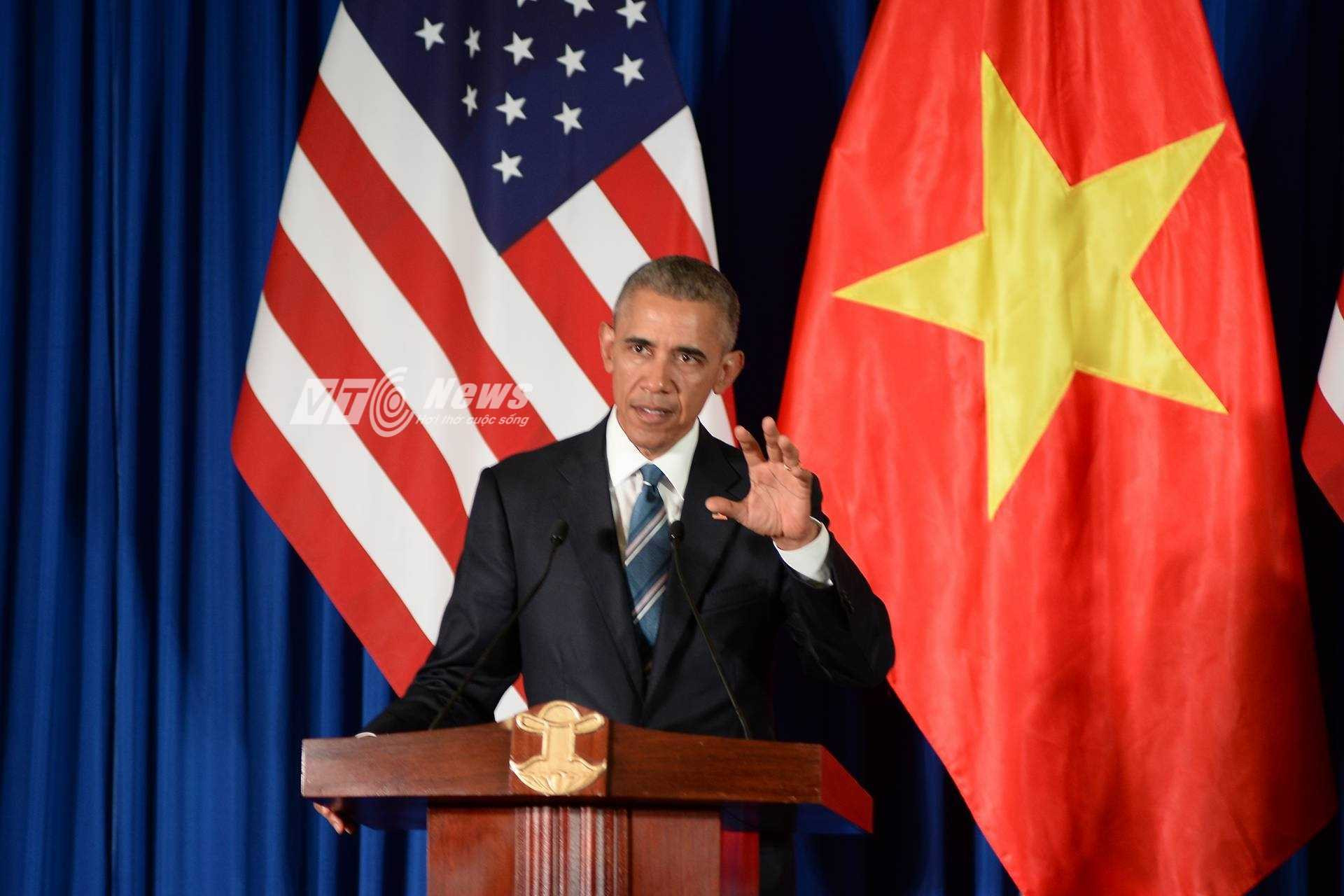 Tổng thống Obama nói 'Xin chào' và 'Cảm ơn'