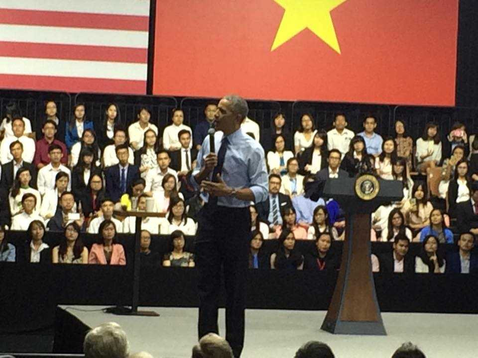 Tổng thống Obama trò chuyện với 800 'thủ lĩnh trẻ' Việt Nam