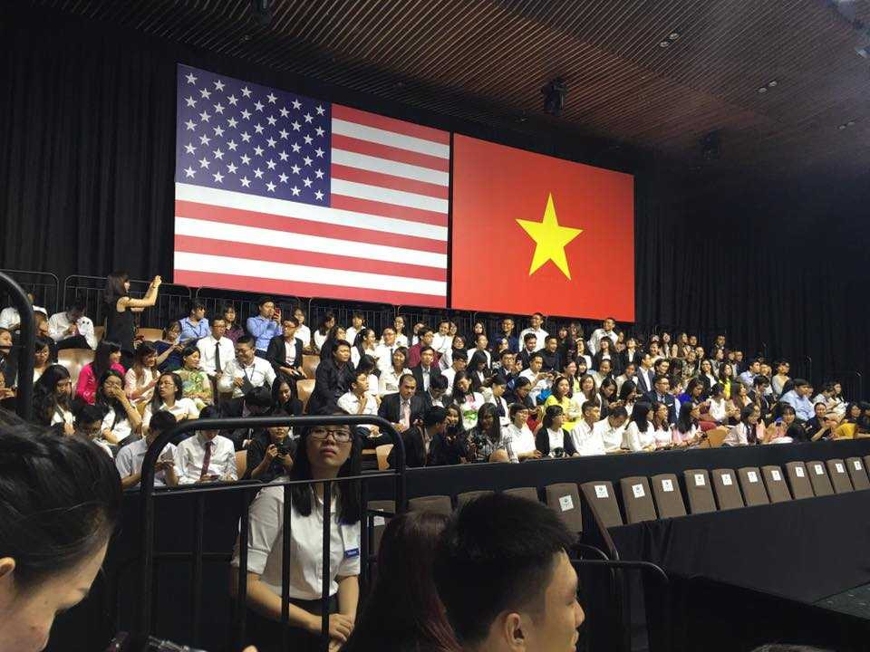 Hình ảnh bên trong hội trường gặp Tổng thống Obam tại GEM Center