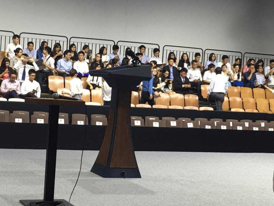 Hình ảnh bên trong hội trường gặp Tổng thống Obam tại GEM Center