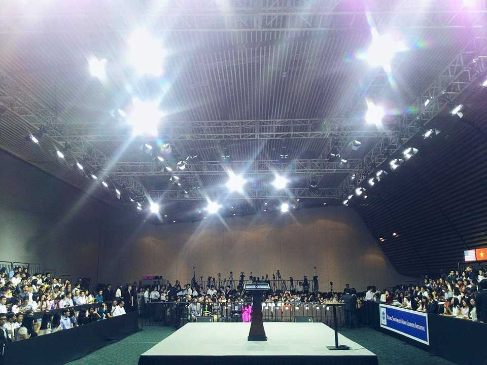 Trong lúc đợi ông Obama ảnh FB Quang Nhật