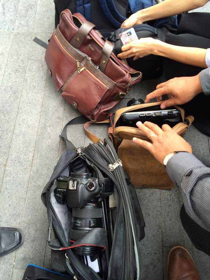 Hàng trăm bạn trẻ xếp hàng từ sáng sớm ở GEM Center đợi Tổng thống Obama