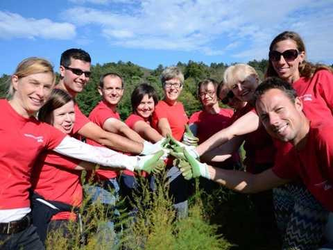 Eci Lilly – Công ty dược này được coi là một trong những “ông lớn” trên thế giới. Họ sở hữu tỷ lệ nhân công hài lòng công việc lên tới 78%. Mức lương trung bình của người lao động tạiđây là 102.000 USD. Eci Lilly – Công ty dược này được coi là một trong những “ông lớn” trên thế giới. Họ sở hữu tỷ lệ nhân công hài lòng công việc lên tới 78%. Mức lương trung bình của người lao động tạiđây là 102.000 USD.