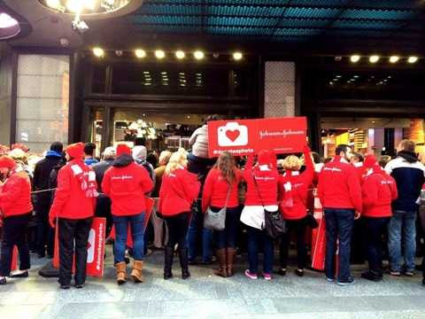 Johnson&Johnson – tỷ lệ nhân công hài lòng: 77%. J&J đã giúp đỡ rất nhiều người dân tại 60 quốc gia mà họ đặt chi nhánh có được môi trường sống khỏe hơn, lành mạnh hơn bằng các sản phẩm của mình. Johnson&Johnson – tỷ lệ nhân công hài lòng: 77%. J&J đã giúp đỡ rất nhiều người dân tại 60 quốc gia mà họ đặt chi nhánh có được môi trường sống khỏe hơn, lành mạnh hơn bằng các sản phẩm của mình.