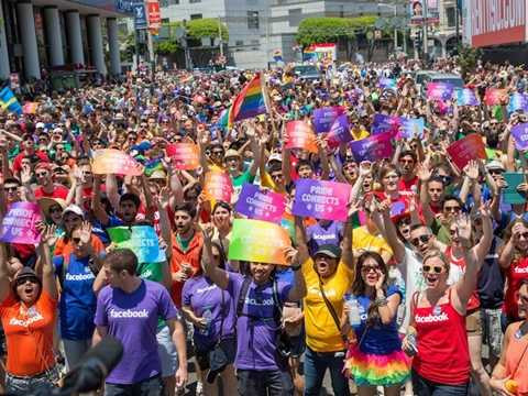 facebook – facebook đã 12 tuổi vào thờiđiểm hiện tại và nó vẫn duy trì là một trong những công ty hàng đầu của Hoa Kỳ. Mạng xã hội này nổi tiếng trên toàn thế giới và mang tới thu nhập trung bình khoảng 135.000 USD/ năm cho người làm cũng như97% lượng người làm hài lòng với công việc của mình. Facebook – Facebook đã 12 tuổi vào thờiđiểm hiện tại và nó vẫn duy trì là một trong những công ty hàng đầu của Hoa Kỳ. Mạng <a href='https://vtcnews.vn/xa-hoi.2.0.html' >xã hội</a> này nổi tiếng trên toàn thế giới và mang tới thu nhập trung bình khoảng 135.000 USD/ năm cho người làm cũng như97% lượng người làm hài lòng với công việc của mình.