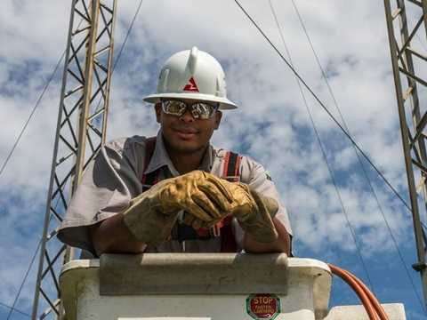 Southern Co. - Chỉ có 28% người làm của Southern Co. phàn nànđôi chút về áp lực trong công việc. Ngoài ra, doanh nghiệp điện này còn sở hữu lịch sử an toàn lao động ấn tượng cùng mức lương tương đốihấp dẫn: 85.000 USD/ năm. Southern Co. - Chỉ có 28% người làm của Southern Co. phàn nànđôi chút về áp lực trong công việc. Ngoài ra, doanh nghiệp điện này còn sở hữu lịch sử an toàn lao động ấn tượng cùng mức lương tương đốihấp dẫn: 85.000 USD/ năm.