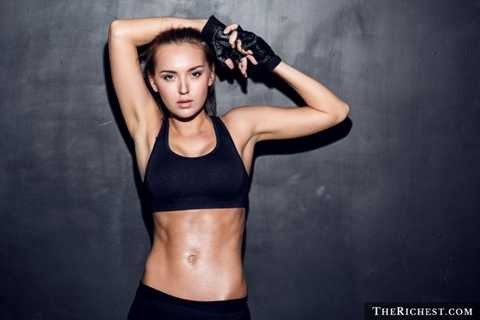 Huấn luyện viên thể hình. Thân hình săn chắc của các cô gái thể hình luôn là ước muốn của nhiều đàn ông. Bên cạnh đó, nghề này rất hợp với phụ nữ khi ở họ có sự lắng nghe và ân cần hơn so với các huấn luyện viên nam Huấn luyện viên thể hình. Thân hình săn chắc của các cô gái thể hình luôn là ước muốn của nhiều đàn ông. Bên cạnh đó, nghề này rất hợp với phụ nữ khi ở họ có sự lắng nghe và ân cần hơn so với các huấn luyện viên nam