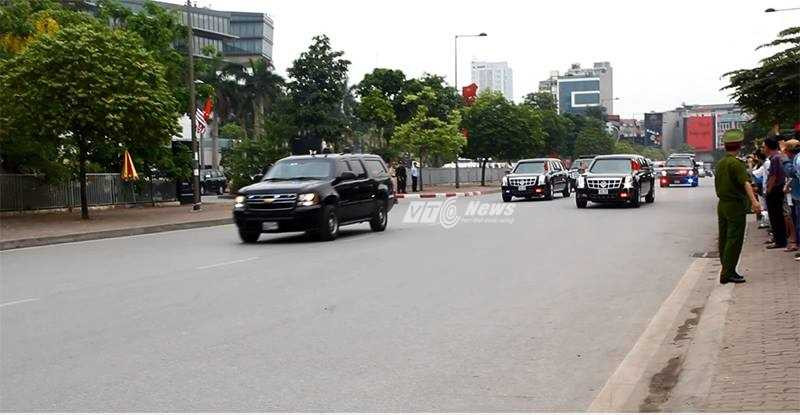 Đoàn xe hộ tống tổng thống Obama (ảnh: Phạm Thịnh)