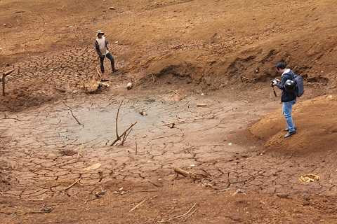 Các hồ nước tại Đắk Lắk bị trơ đáy-Ảnh:TH