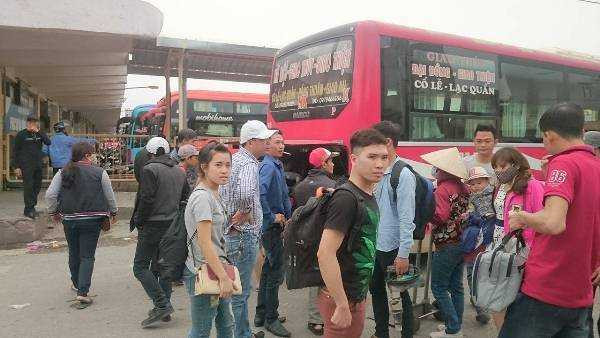 Tình trạng nhồi khách vẫn xảy ra.