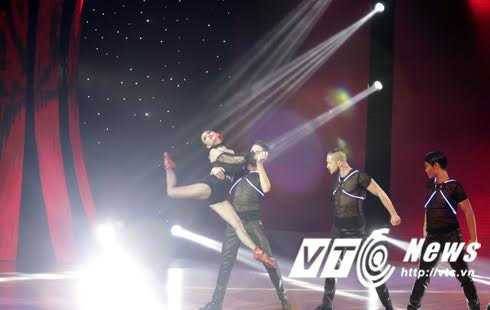 Trực tiếp chung kết Bước nhảy hoàn vũ 2016: Khách mời Ngọc Trinh