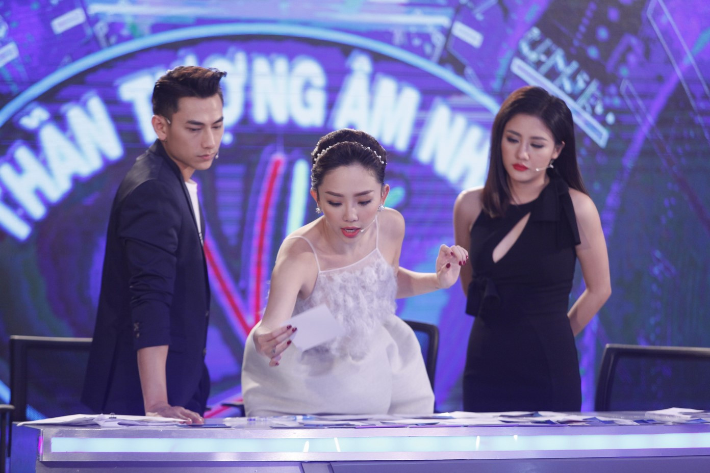 Trực tiếp Vietnam Idol Kids 2016 tập 4: Bộ ba giám khảo tranh cãi nảy lửa