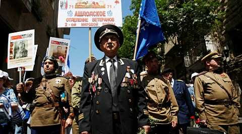 Các cựu chiến binh tham gia Trung đoàn Bất tử ở Jerusalem, Israel vào ngày 8/5/2016.