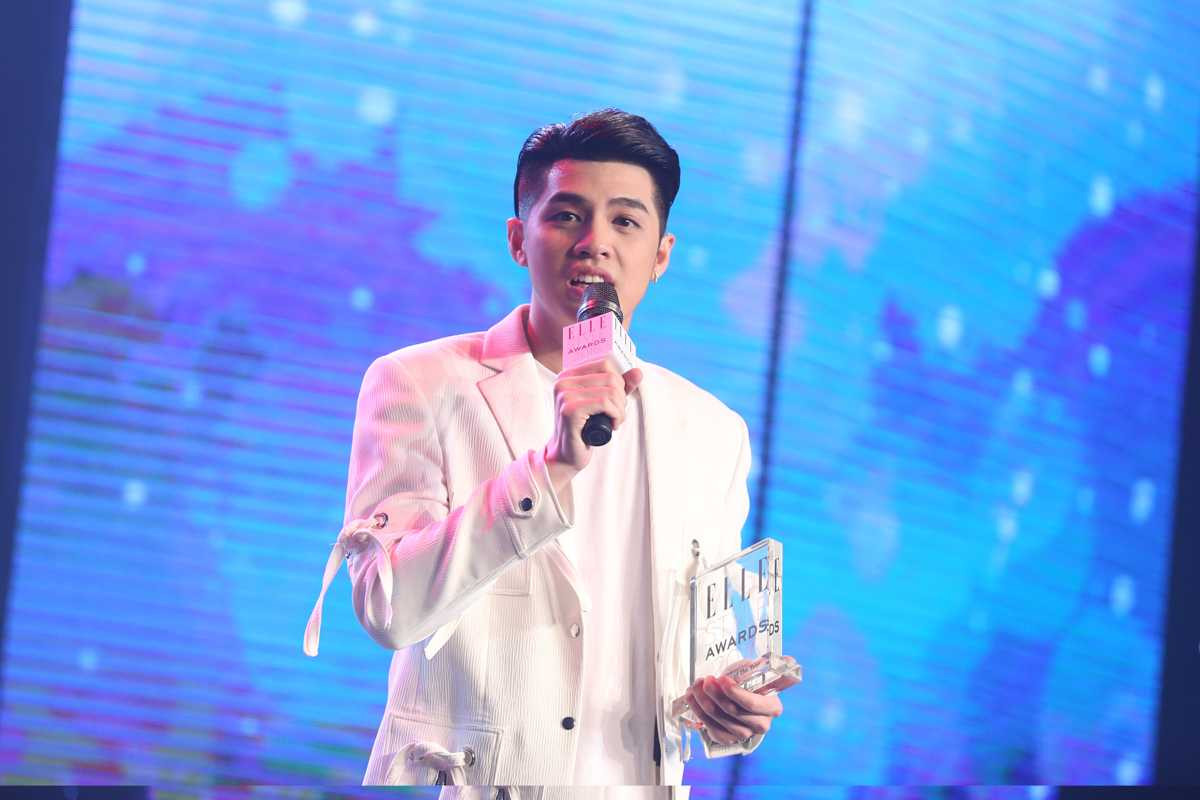 Noo Phước Thịnh nhận giải thưởng Nam ca sỹ phong cách nhất năm