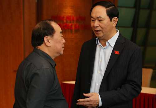 Chủ tịch nước Trần Đại Quang chia sẻ bên lề hành lang Quốc hội