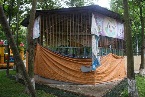 những hạng mục nhìn rất nhếch nhác trong công viên 10-10.