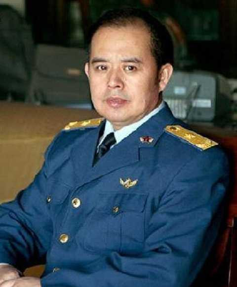 Thiếu tướng không quân Trung Quốc Kiều Lương. Thiếu tướng không quân Trung Quốc Kiều Lương.