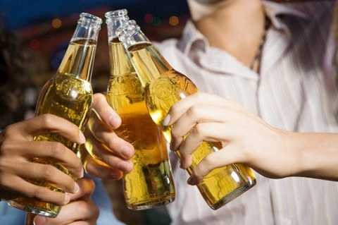Uống rượu bia với một lượng vừa phải sẽ giúp tâm trí được tỉnh táo Uống rượu bia với một lượng vừa phải sẽ giúp tâm trí được tỉnh táo