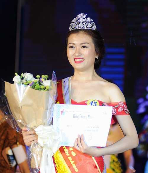 Hoa khôi Thu Quỳnh