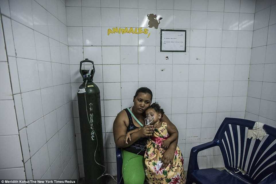 Trẻ em còn vất vả hơn nhiều lần khi cần điều trị trong thời gian này ở Venezuela