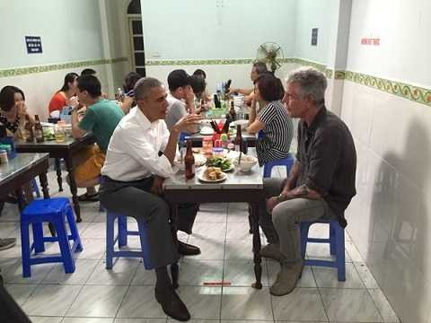 Bức ảnh được Anthony Bourdain đăng trên Twitter của mình đêm 23/5 (Nguồn: Twitter) Bức ảnh được Anthony Bourdain đăng trên Twitter của mình đêm 23/5 (Nguồn: Twitter)