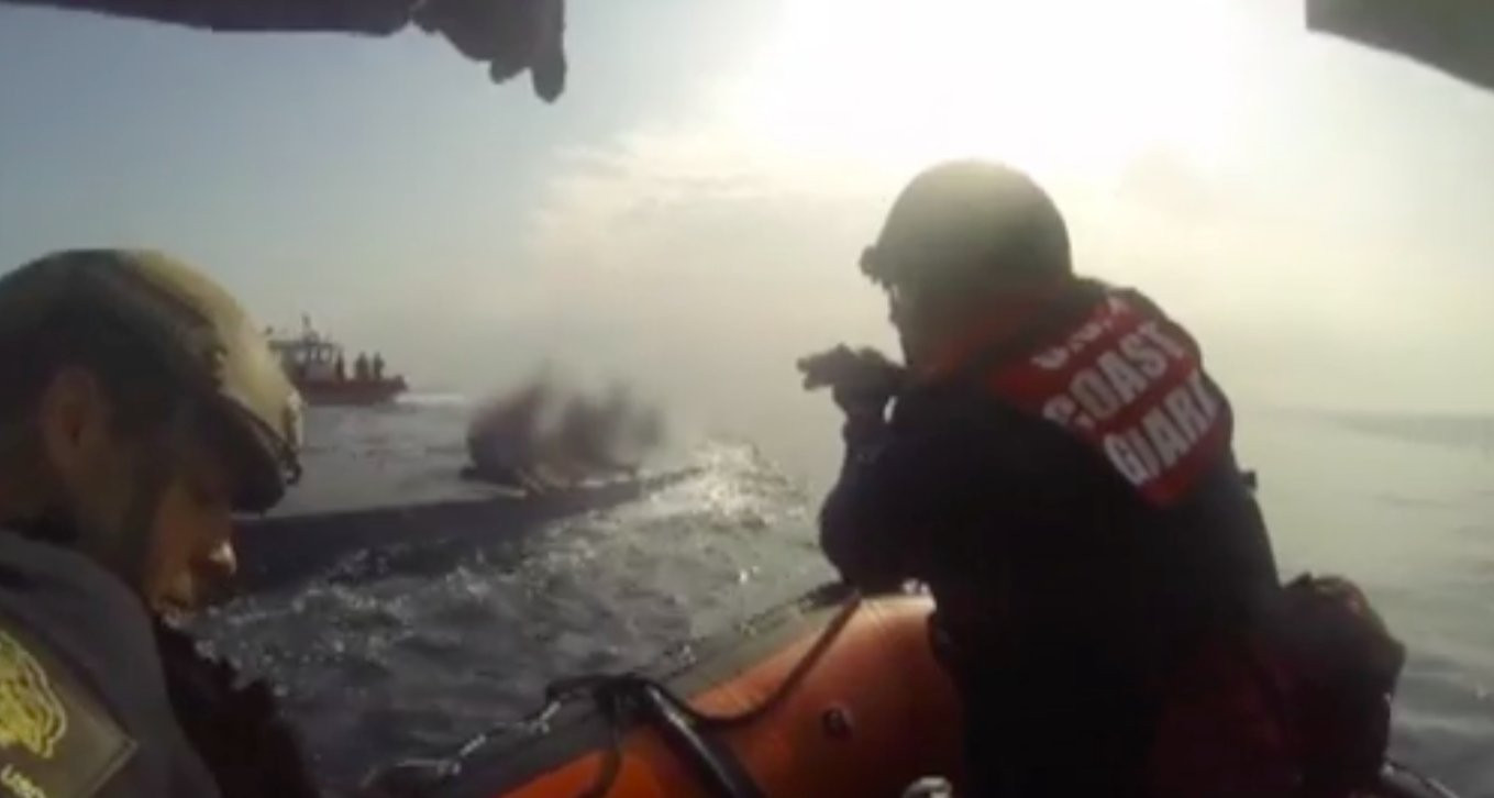 Lực lượng vũ trang Mỹ tấn công, thu giữ tàu ngầm chở ma túy