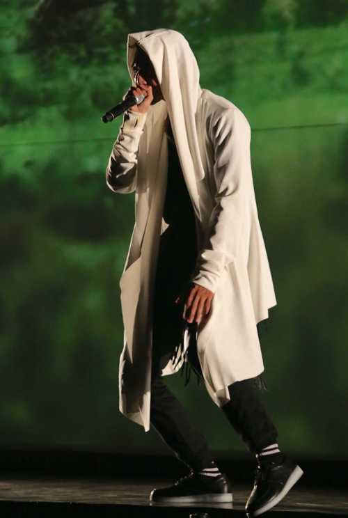 Phong Hải mang đến tiết mục giả tiếng động vật đầy sáng tạo.