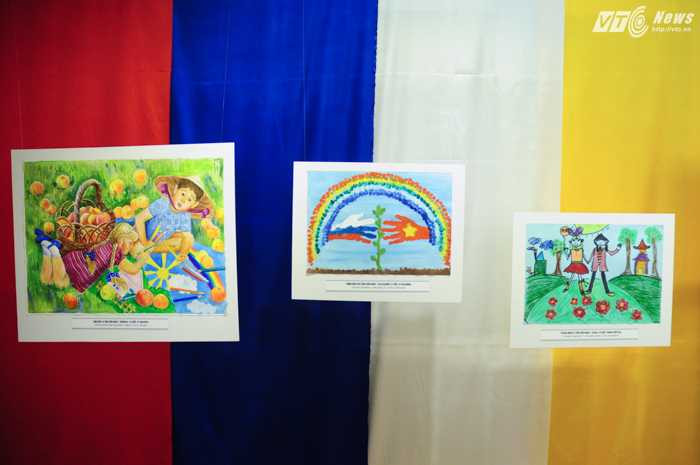Các tác phẩm ngộ nghĩnh của thiếu nhi Việt Nam và Nga - Ảnh: Tùng Đinh