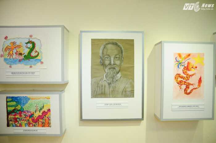 Bức tranh Bác Hồ của một em bé 10 tuổi ở thành phố Sochi, Nga - Ảnh: Tùng Đinh