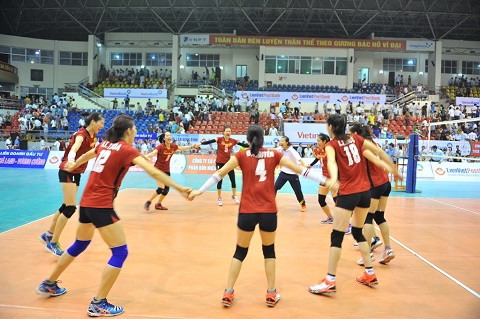 Giây phút tận hưởng niềm vui chiến thắng của các cô giái bóng chuyền VietinBank