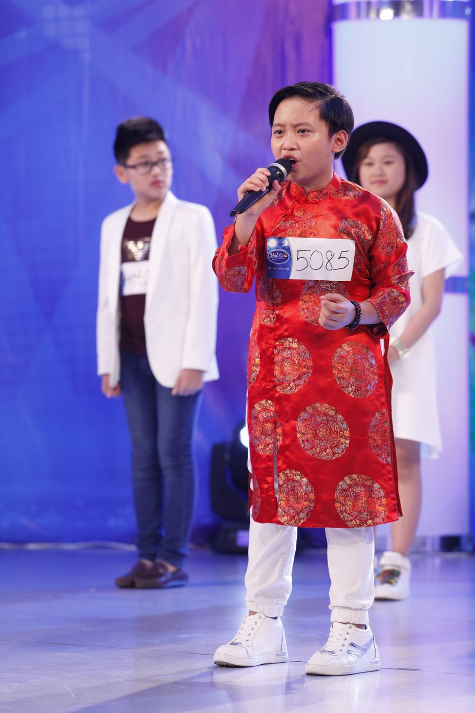 Vietnam Idol Kids: 'Thần đồng dân ca' gặp sự cố trên sân khấu