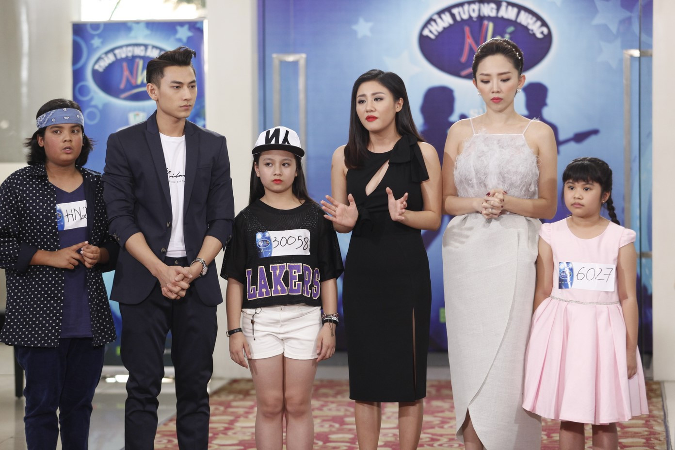 Vietnam Idol Kids: 'Thần đồng dân ca' gặp sự cố trên sân khấu