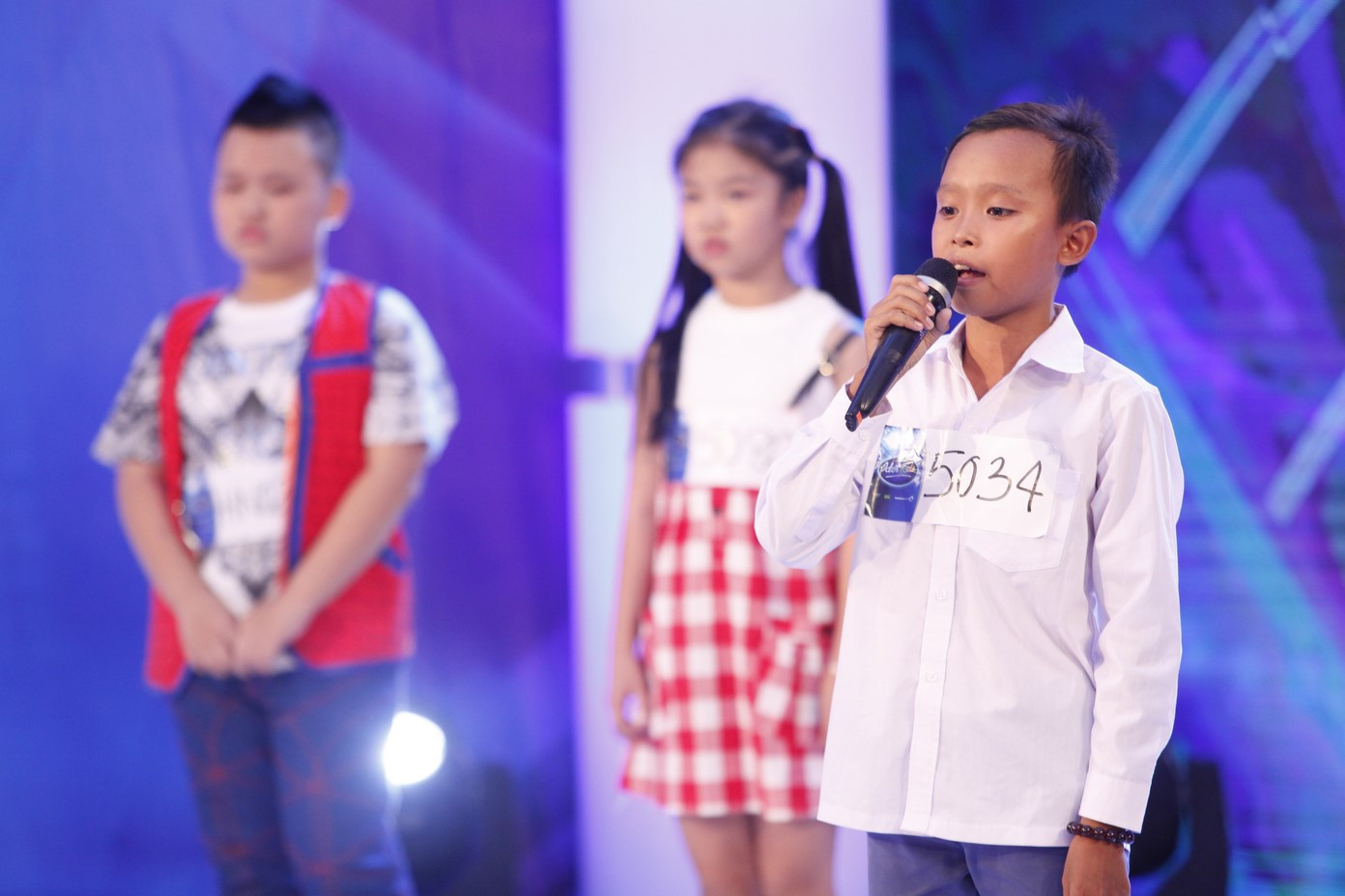 Vietnam Idol Kids: 'Thần đồng dân ca' gặp sự cố trên sân khấu