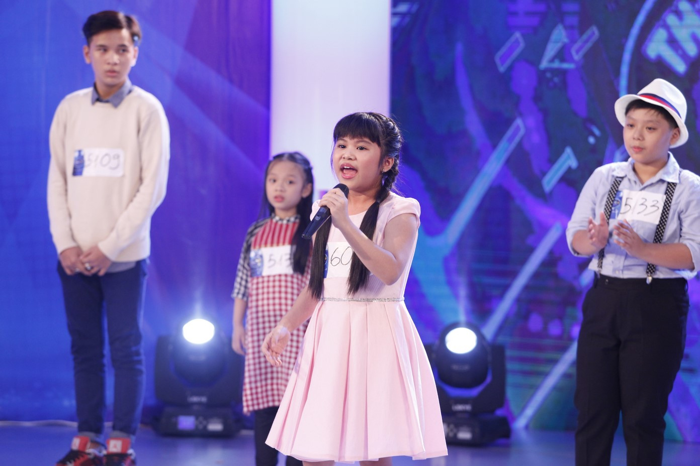 Vietnam Idol Kids: 'Thần đồng dân ca' gặp sự cố trên sân khấu