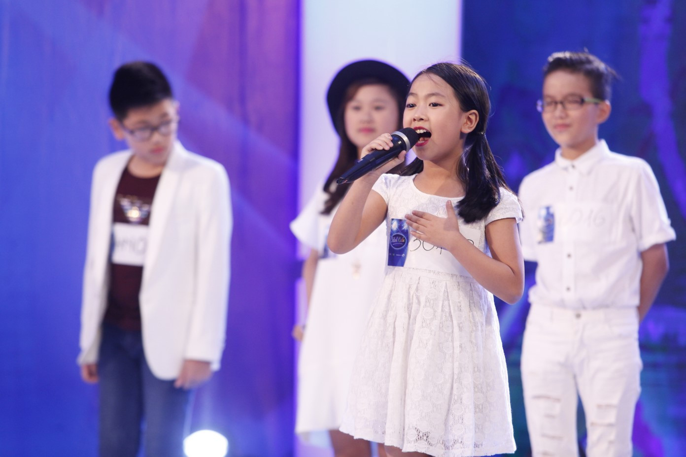 Vietnam Idol Kids: 'Thần đồng dân ca' gặp sự cố trên sân khấu