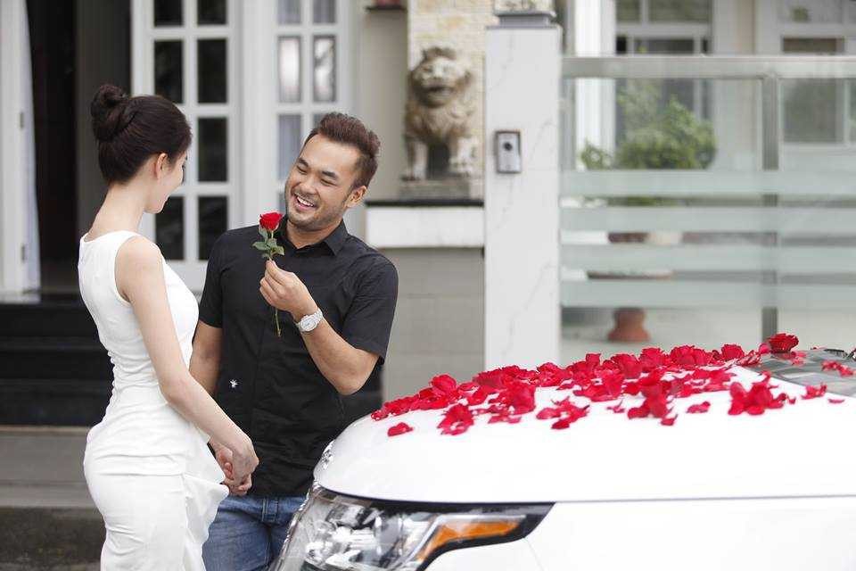  30.000 USD không mua được một đêm chứ 4 tỷ thì Ngọc Trinh không chê