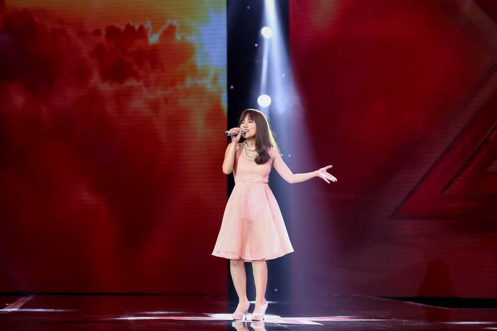 X-Factor: Hot girl 'chân dài như Hà Hồ, hát hay như Mỹ Tâm' gây sốt